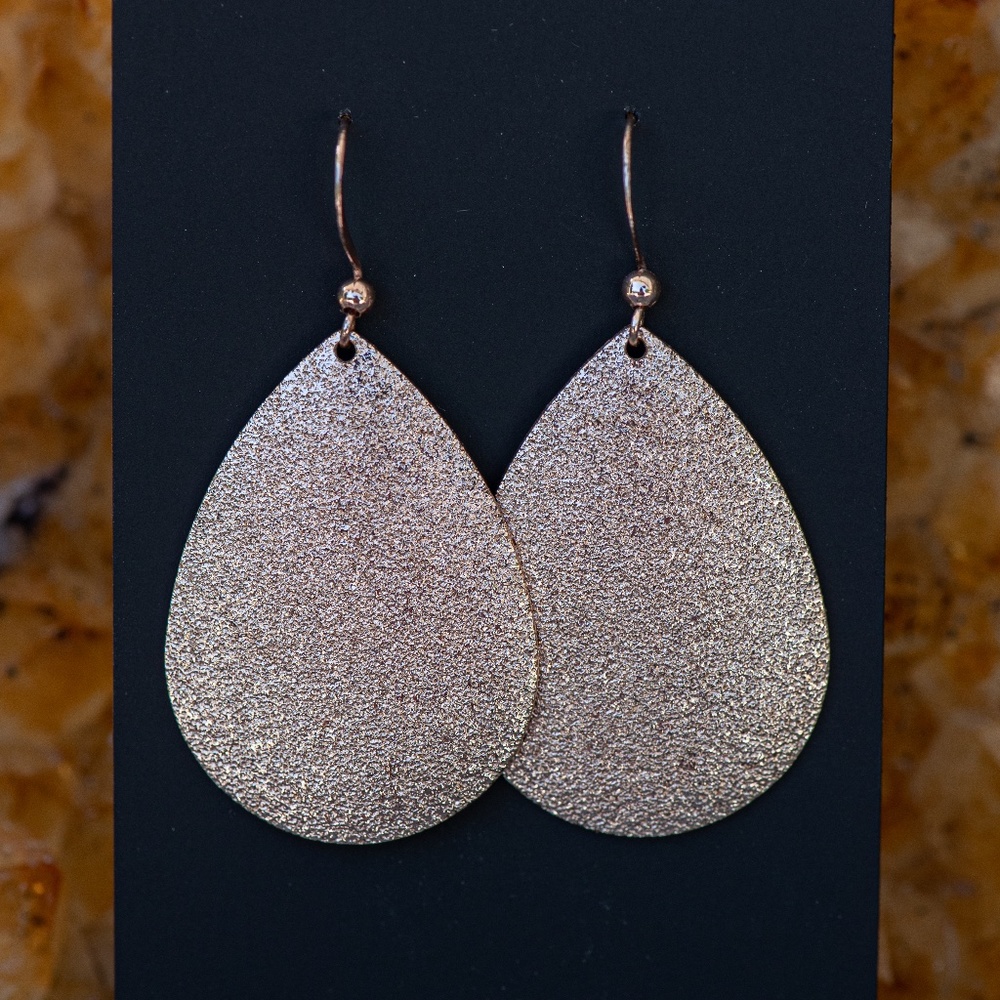 Textured rose gold earrings